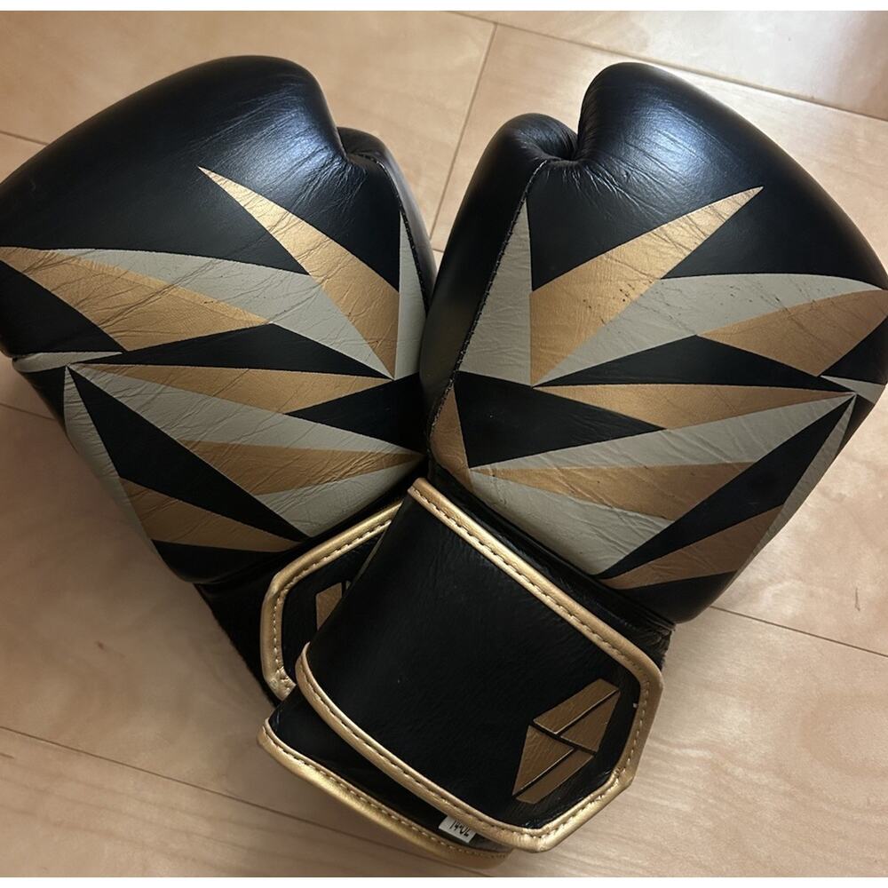 Society Nine Bia Boxing Glove 14oz